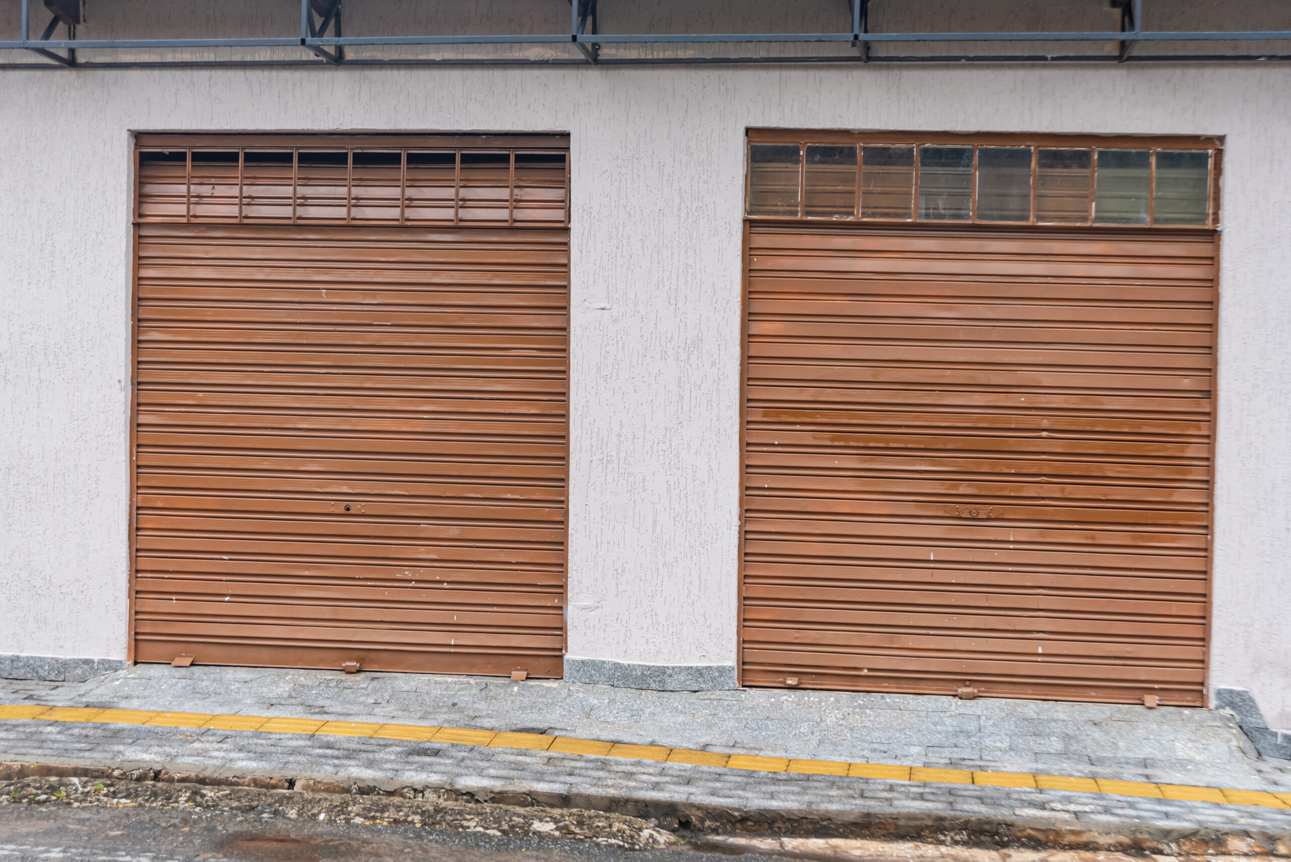Installation de porte de garage à Bain-de-Bretagne avec LA FERMETURE AUTOMATIQUE